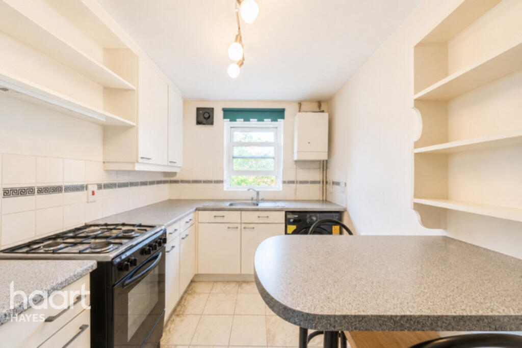 Apartment in Southall - View 4