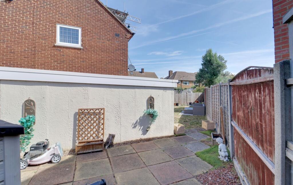 Garron Lane, South Ockendon, RM15 photo 4
