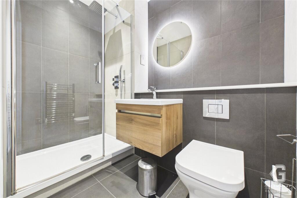 Apartment in Redhill - View 4