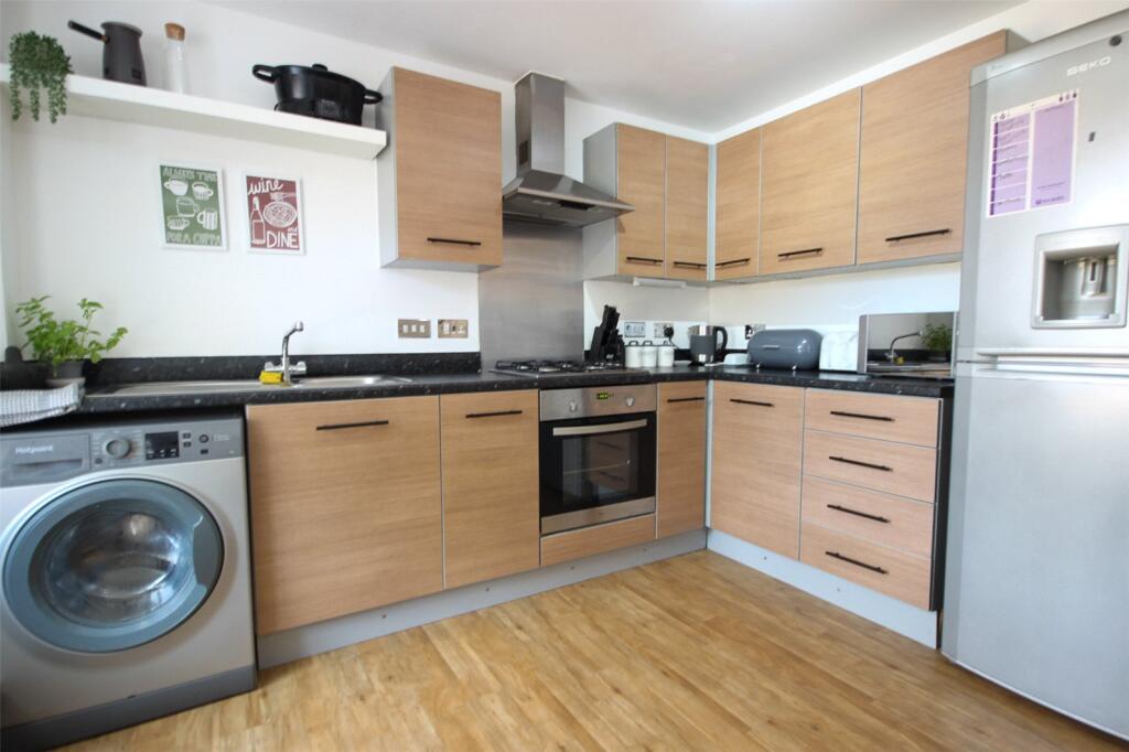 Crowsley Road, Kempston, Bedford, Bedfordshire, MK42 photo 4