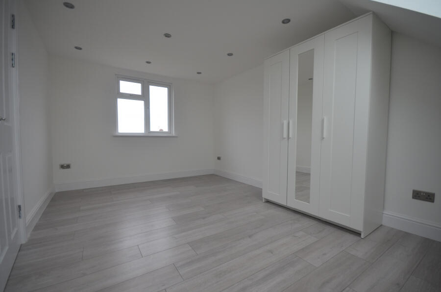 Apartment in Ilford - View 2
