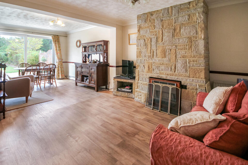 House in East Grinstead, North End - View 3