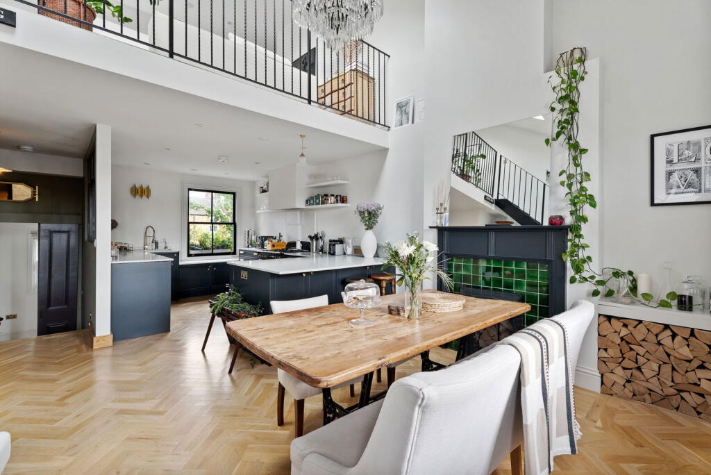 3-bed other on Macfarlane Road, London, W12, £1,350,000