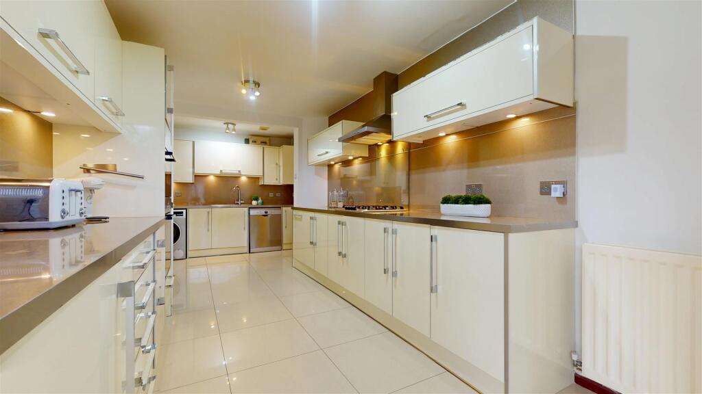 House in Milton Keynes, Middleton / Milton Keynes Village, Broughton and Milton Keynes - More
