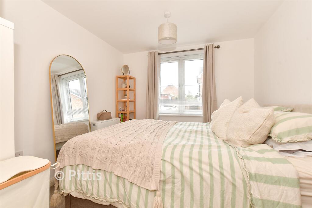 Apartment in East Cowes, Osborne - More