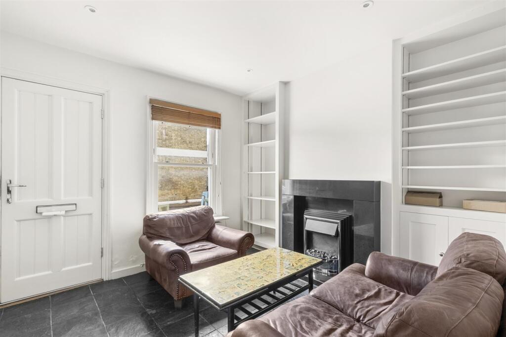 House in Hemel Hempstead, High Wycombe Community Board - View 4