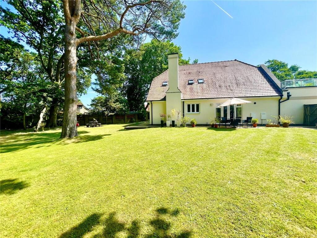 House in Christchurch, Iford, Fairmile - View 4