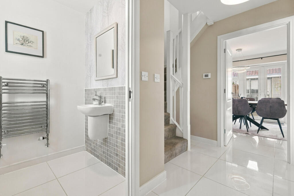 House in Rochford - More