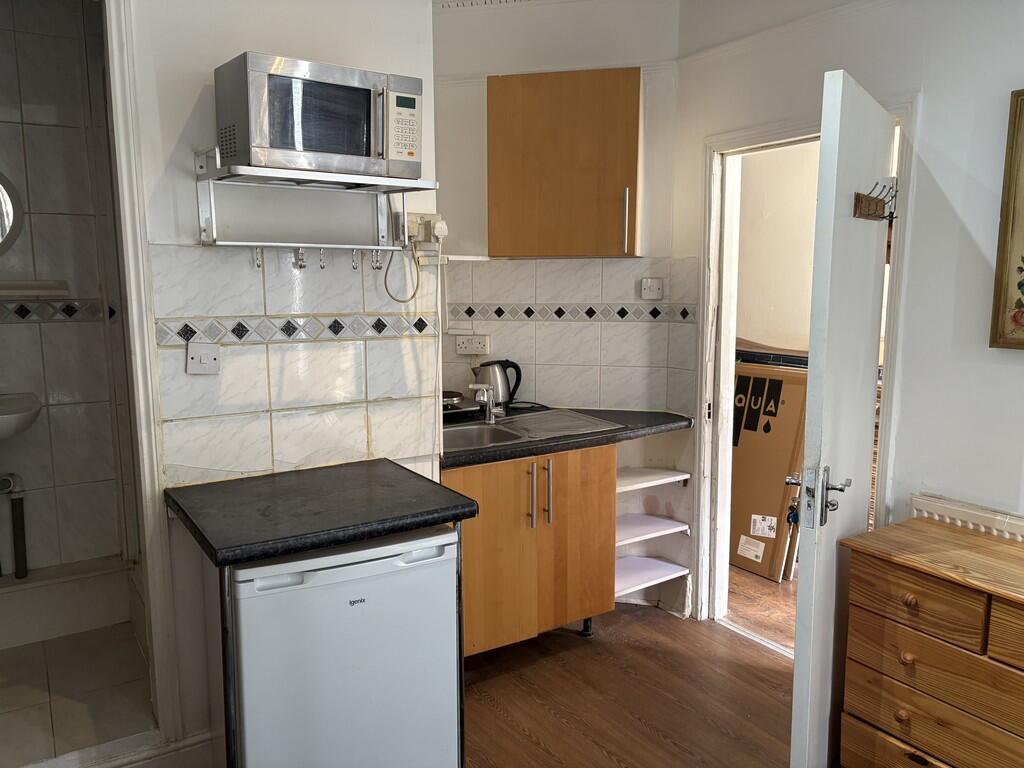 Studio flat for rent