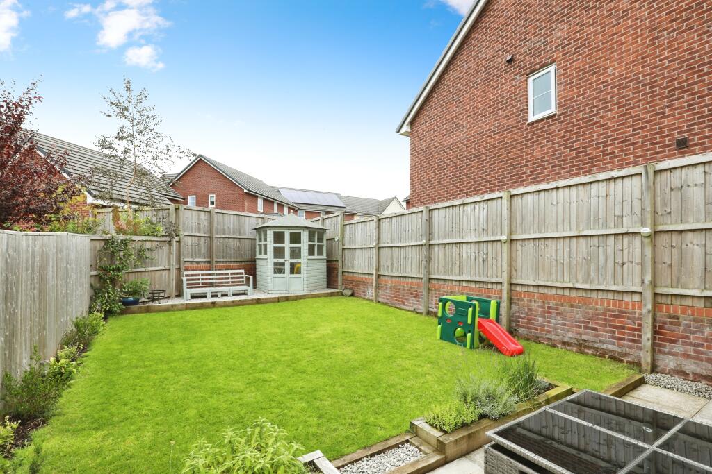 Aire Drive, Northwich, CW9 photo 2