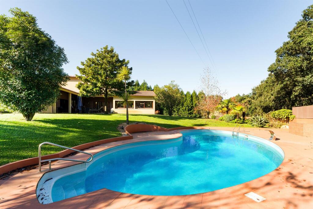 Main image of property: Oporto, Trofa