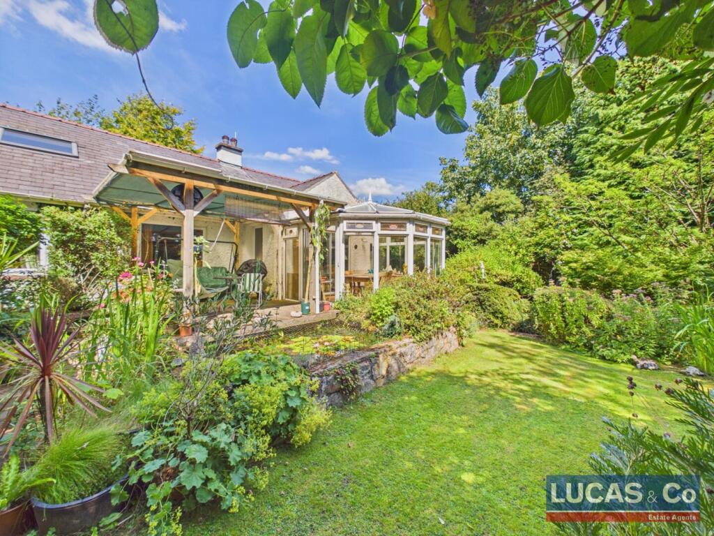 House in Llanfairpwllgwyngyll, Pentre Uchaf, Llanfair Pwllgwyngyll - View 5