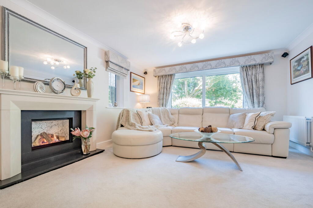 House in Tonbridge - More
