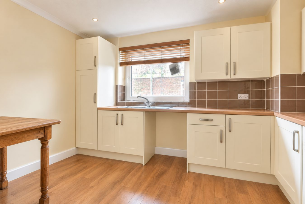 Apartment in Tonbridge - View 4