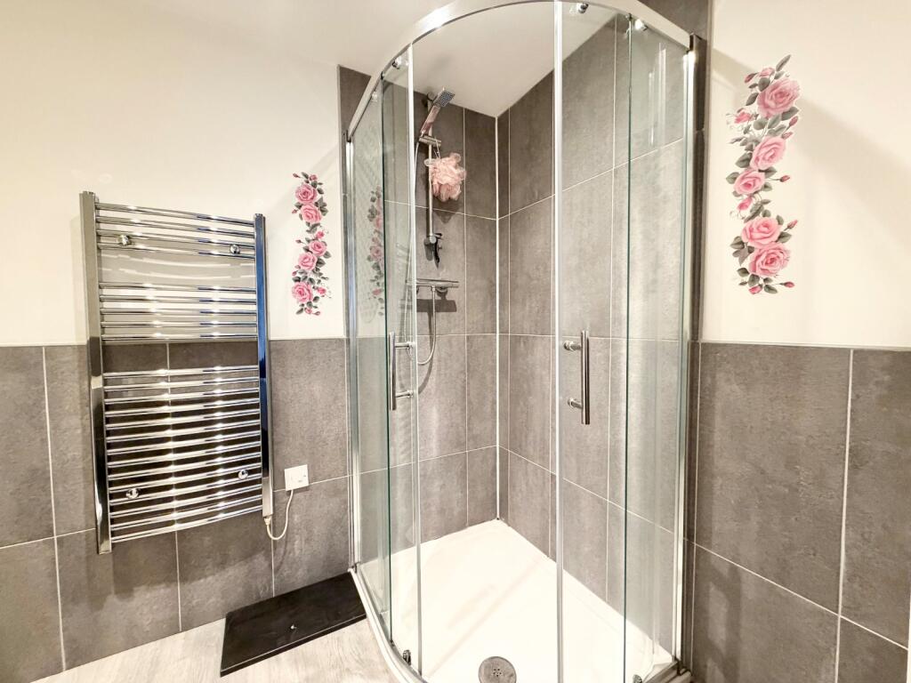 Apartment in Calderdale, Well Head, Boothtown - More