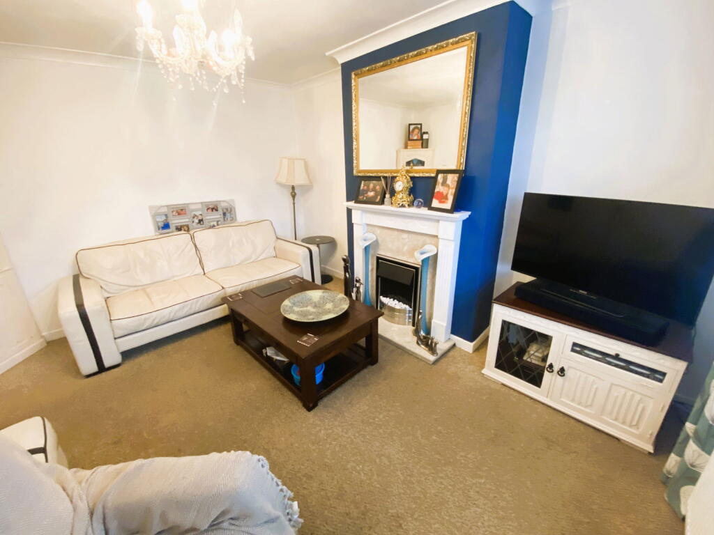 126 Broadway, Chadderton, Oldham, OL9 0AD photo 4
