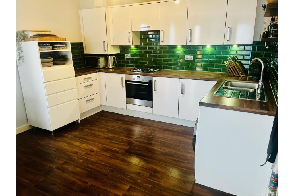 1 Cairns Avenue, London, SW16 photo 3
