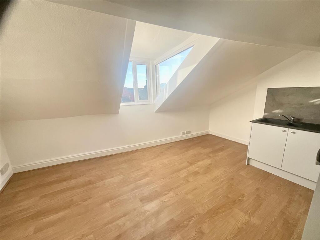 Apartment in York - View 2