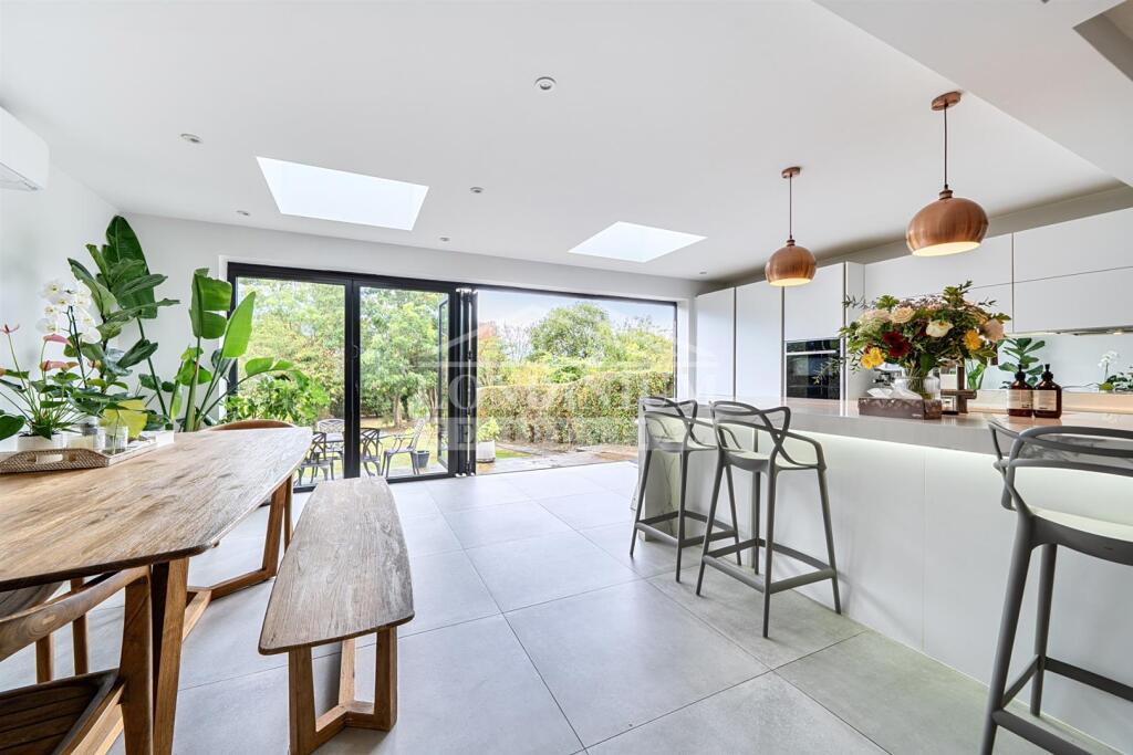 House in Watford - View 4