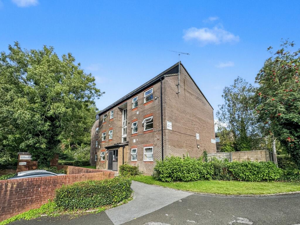 1-bed flat on St. Johns Court, New Road, Radcliffe, M26, £70,000