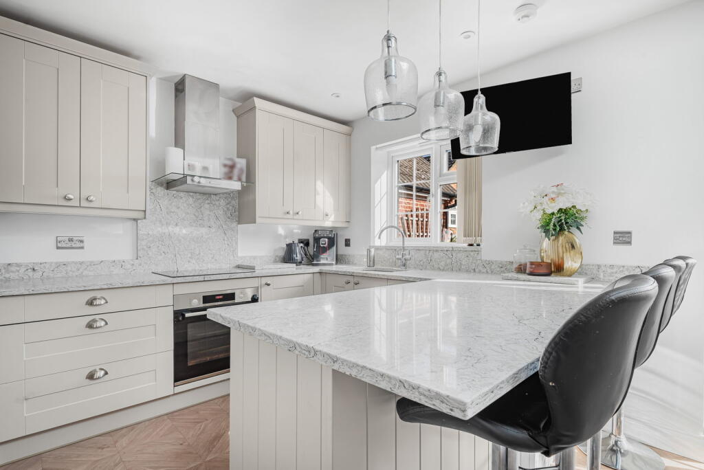 House in Swanley, Hextable - View 3