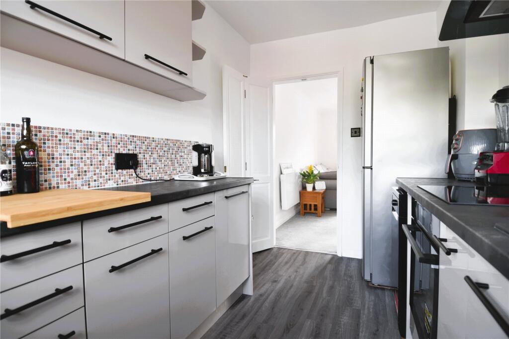 Apartment in Worcester - View 3