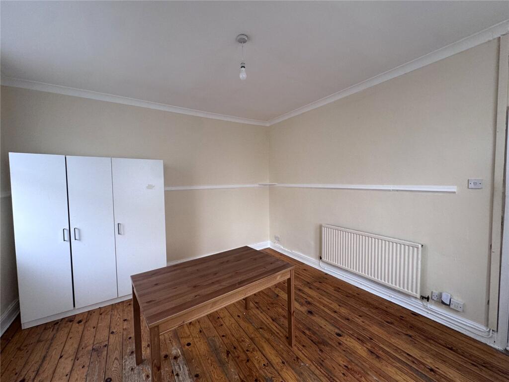House in Nottingham - View 4