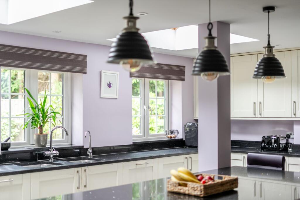 House in Surrey Heath, Old Dean - View 5