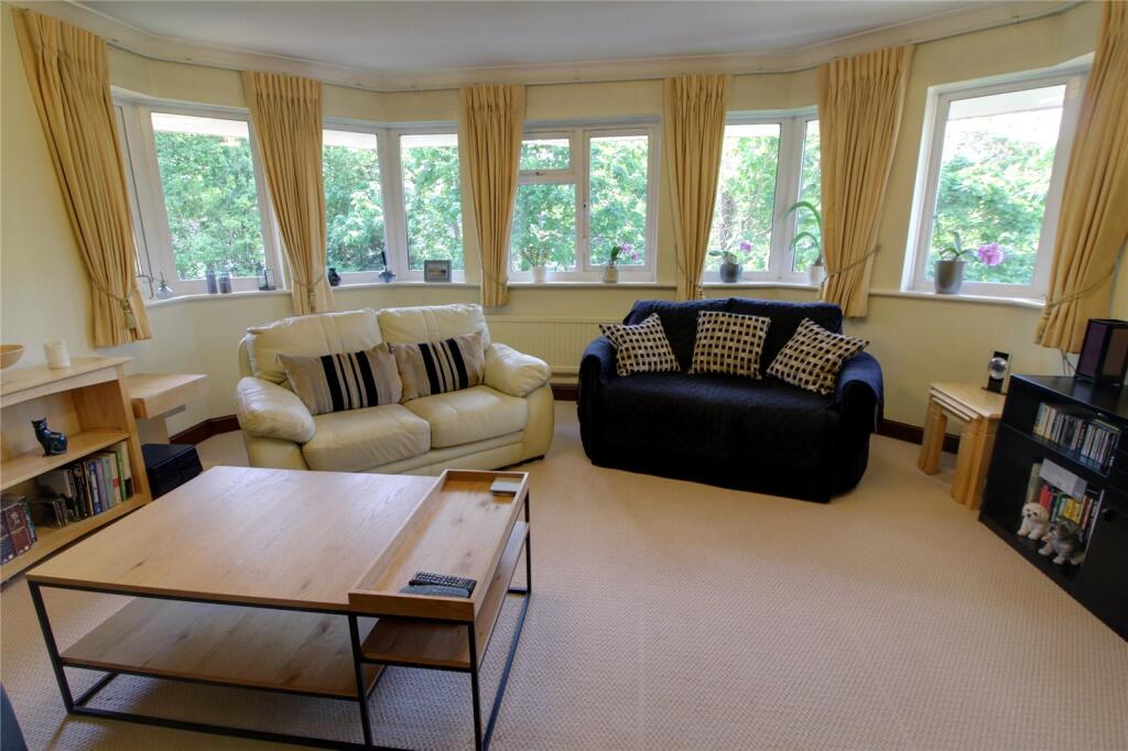 Cavell Drive, Enfield, Middlesex, EN2 photo 4