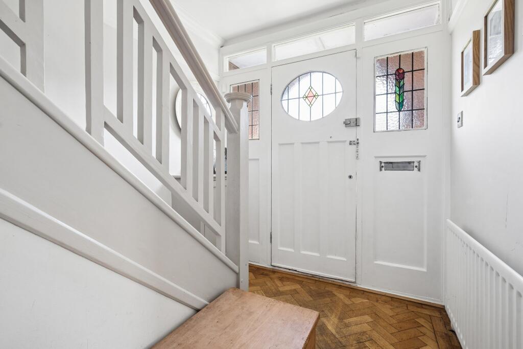House in Amersham, Amersham Common - More