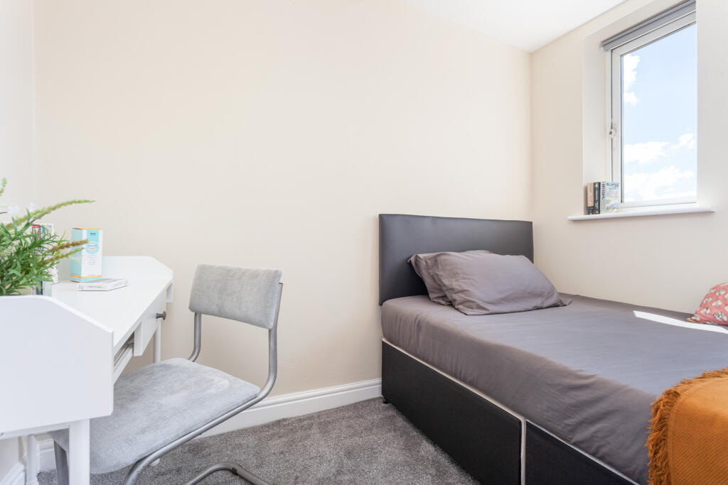 8 bedroom terraced house for rent