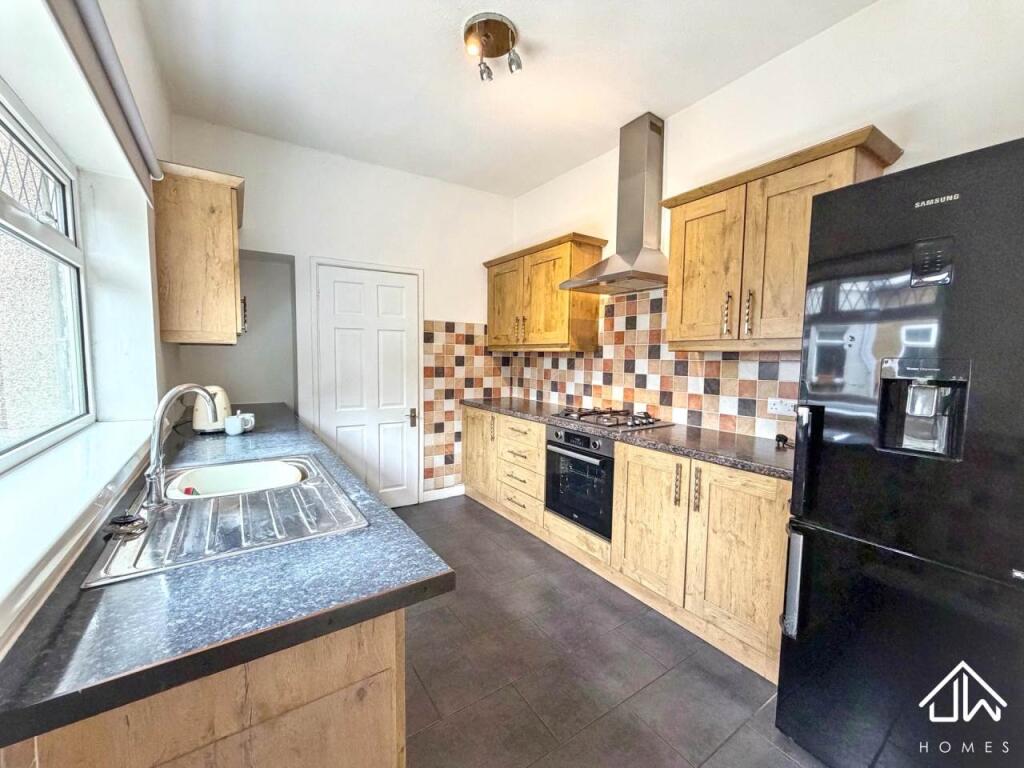 House in Newport - View 4