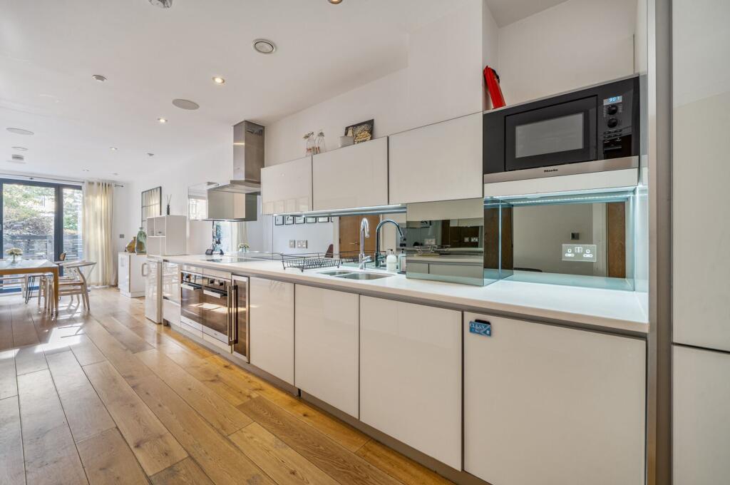 House in London - More