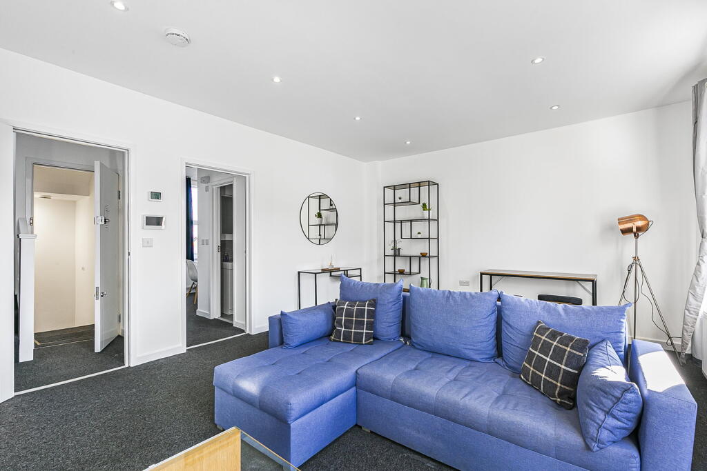 Main image of property: Highgate Hill, London, N19 5NL