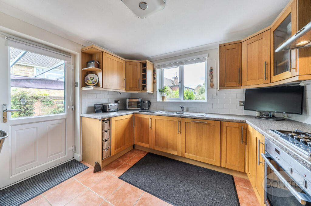 House in Waverley, Weybourne, Farnham - View 5