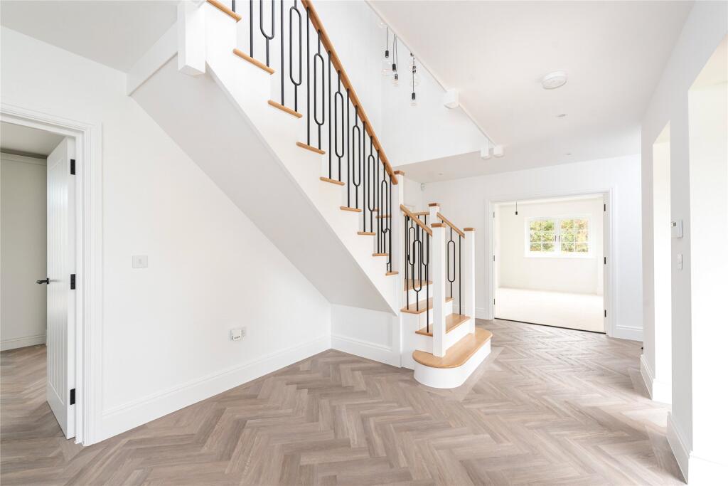 House in Thornborough, Lower End - More