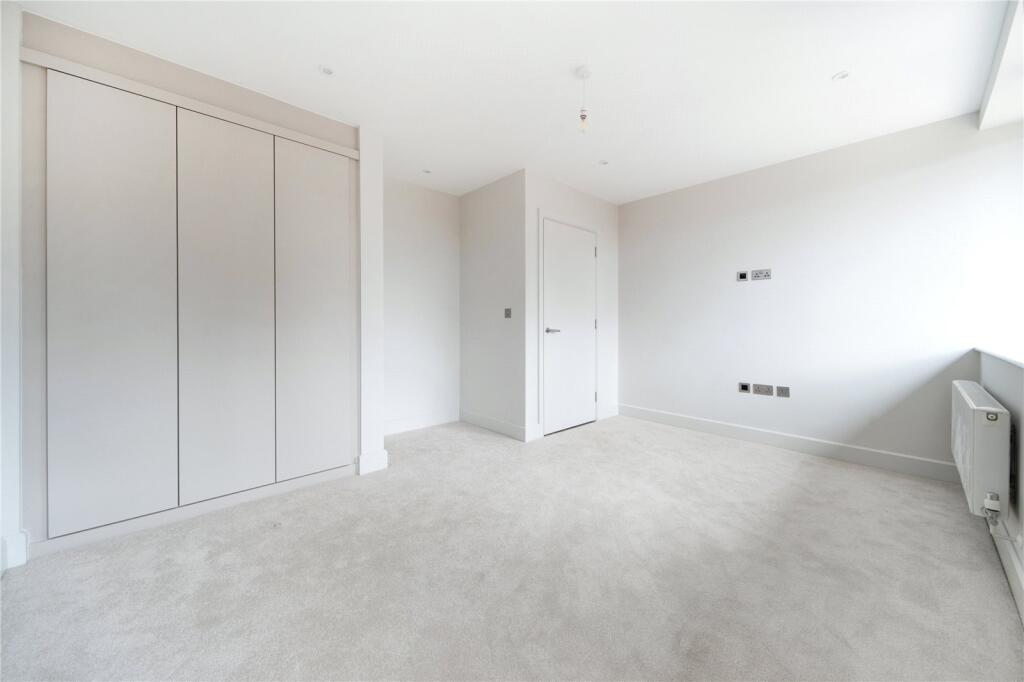 Wentworth Court, 2-4 High Street, Chalfont St. Peter – další