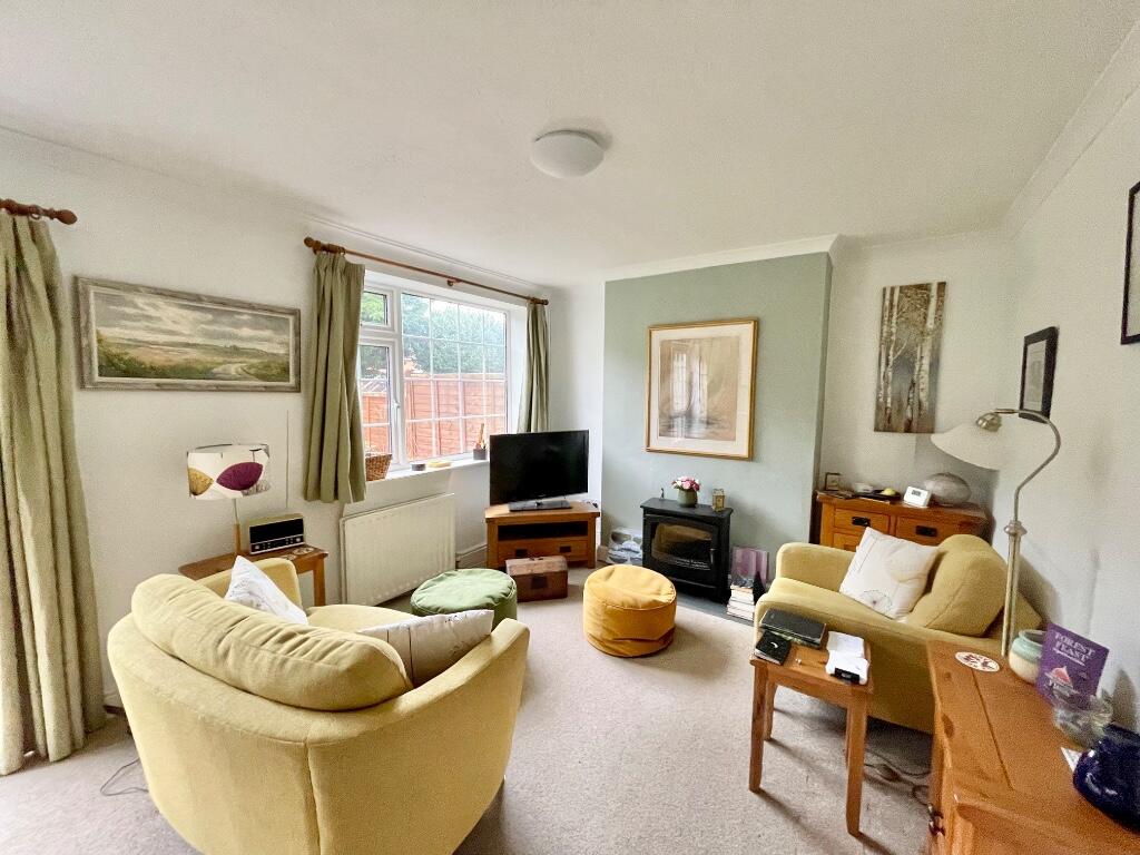 Lodge Road, Stratford-Upon-Avon, Warwickshire, CV37 photo 3