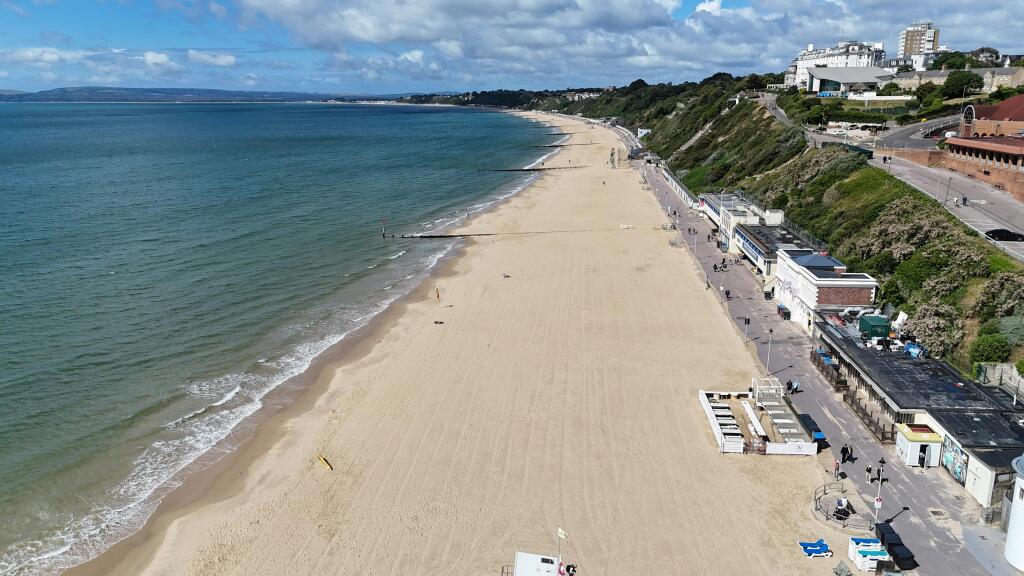 Beach2.JPG