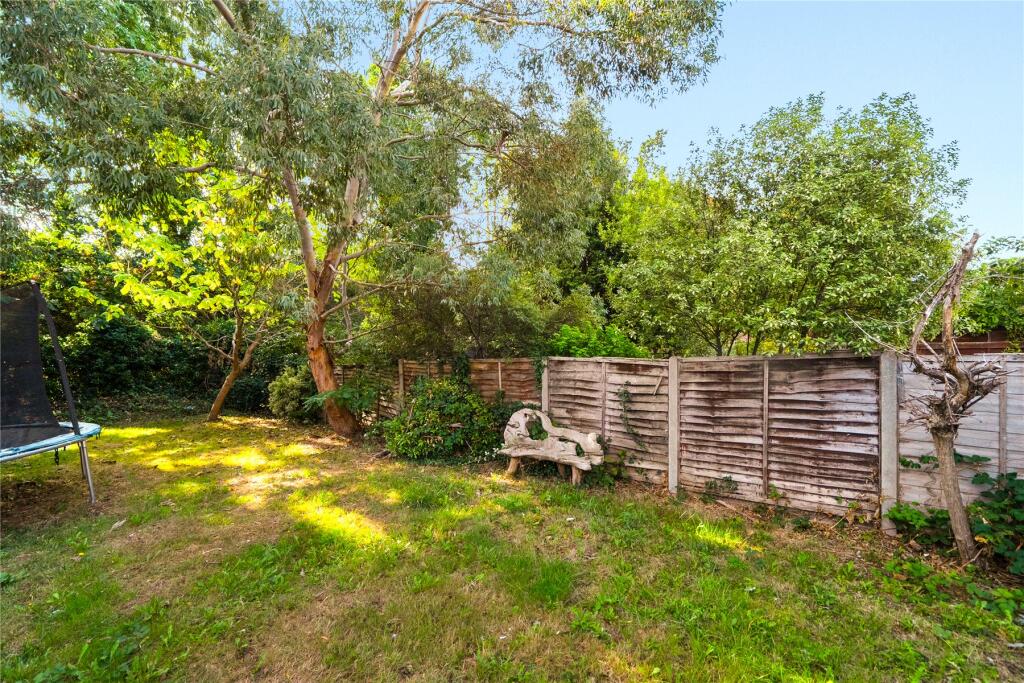 House in Kingston upon Thames - View 4