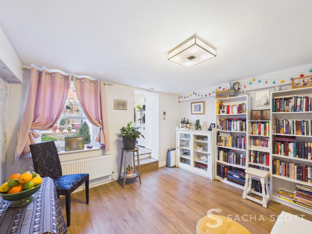 Apartment in Redhill - View 2