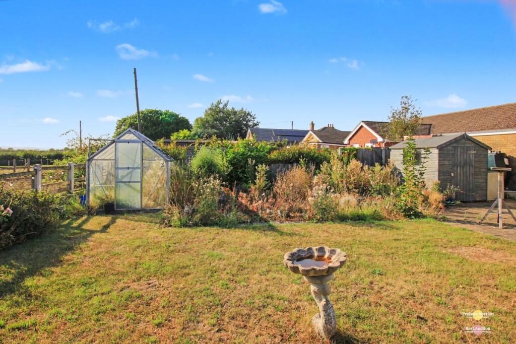 House in Skegness, Hogsthorpe - More