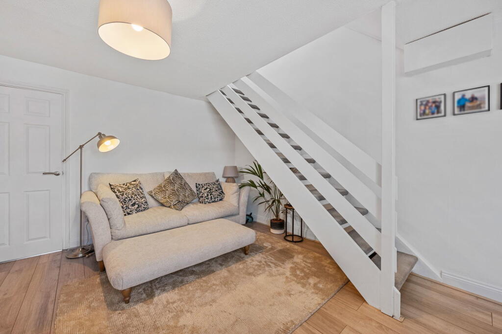 House in Kettering, Brambleside - View 6