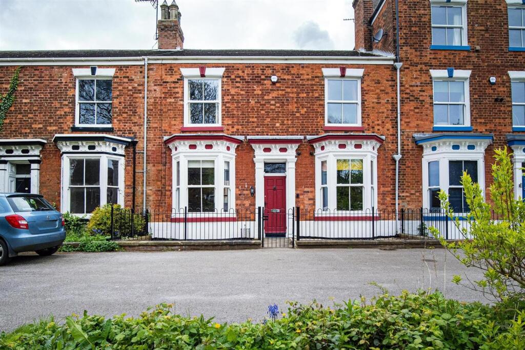 3-bed terraced on Wilton Terrace, Hornsea, £324,950