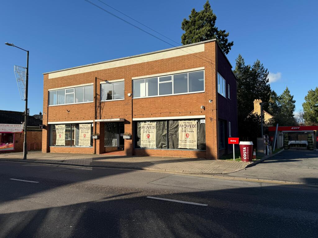 Main image of property: 275 Worcester Road, Malvern, WR14 1AA