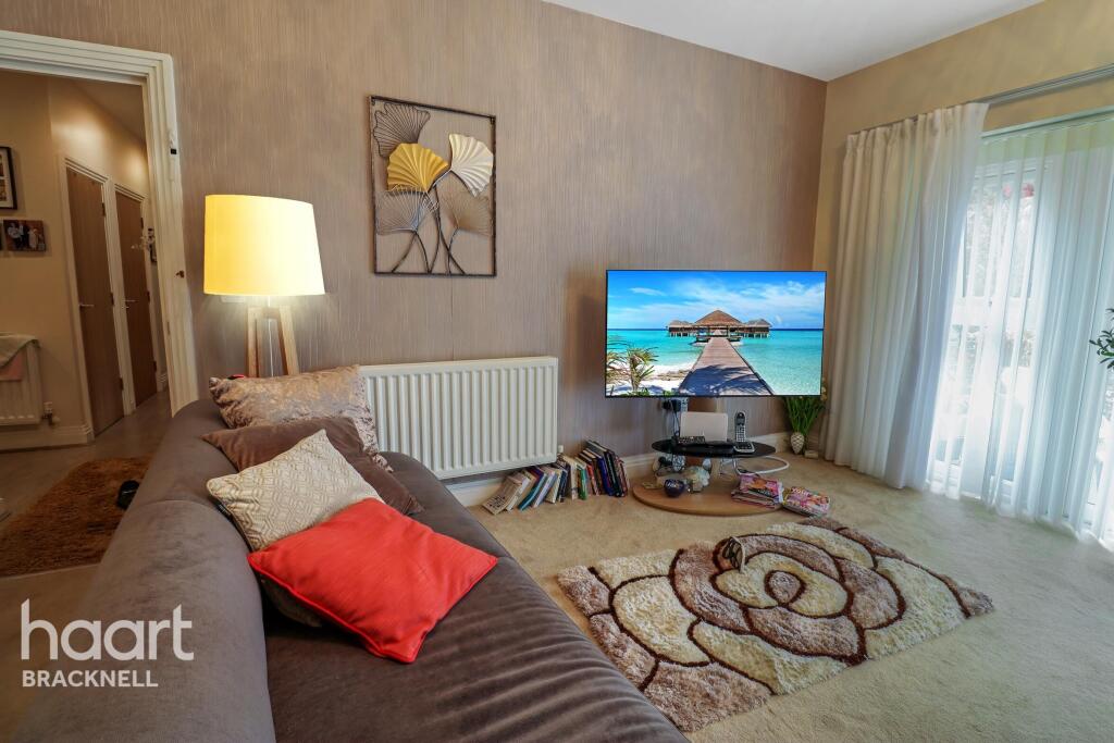 Main image of property: London Road, Bracknell