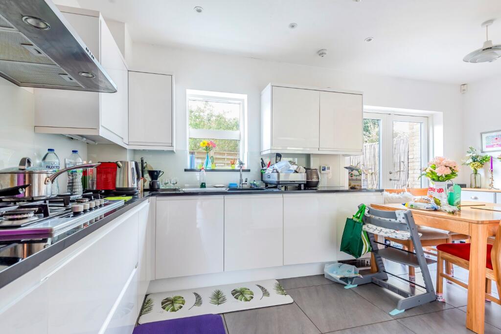 House in Kingston upon Thames - View 3