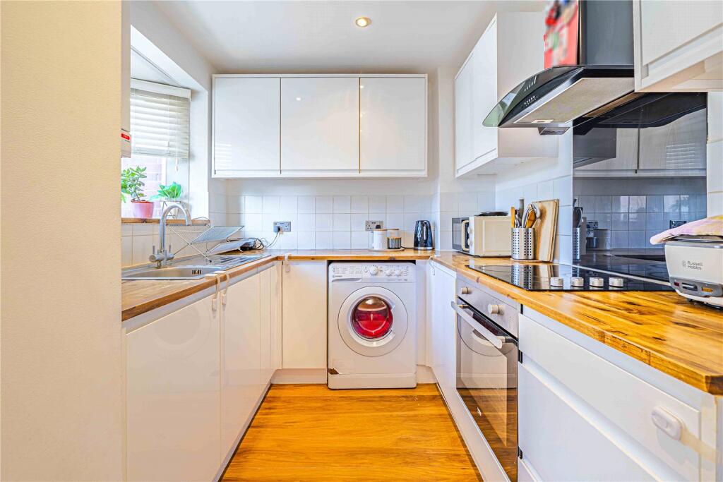 House in Watford - View 4