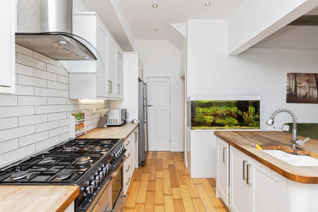 Priestley Terrace, BRADFORD - View 4