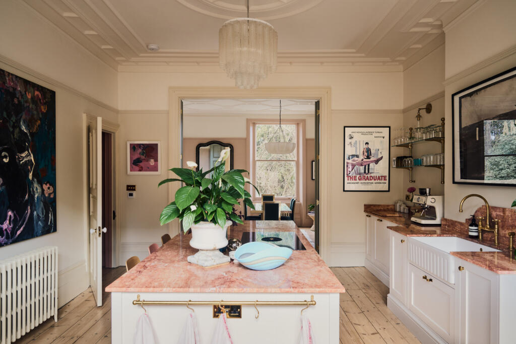 Main image of property: Avenue Road, London N6